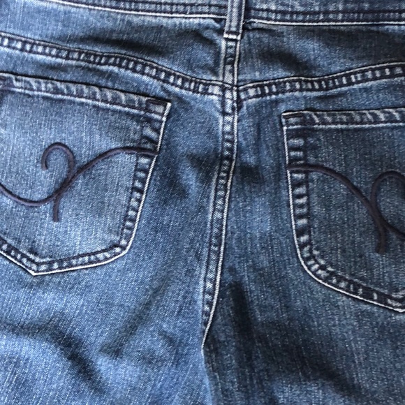 Chico’s so lifting slimming blue jeans size 1/8. - Picture 3 of 5